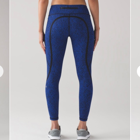 lululemon RARE On Track Tight 25" *Luxtreme - Picture 2 of 9